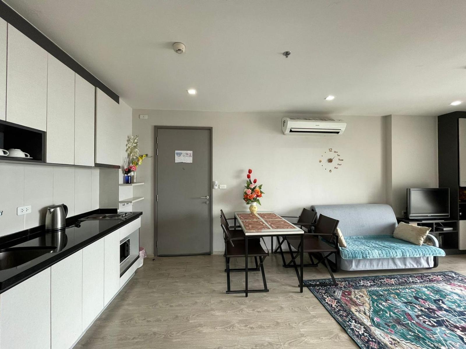 Apartamento The Base Deluxe Pattaya Exterior foto