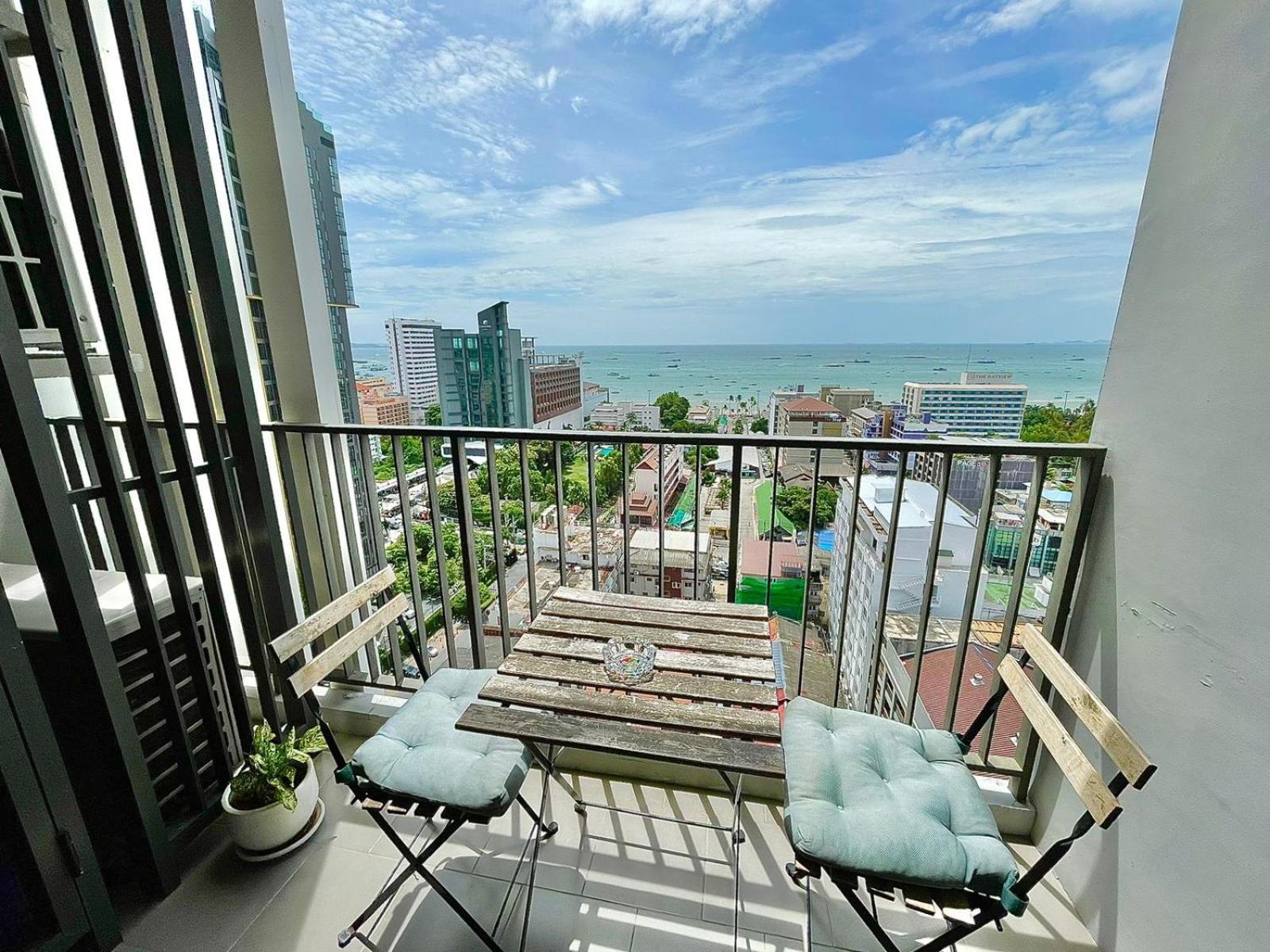 Apartamento The Base Deluxe Pattaya Exterior foto